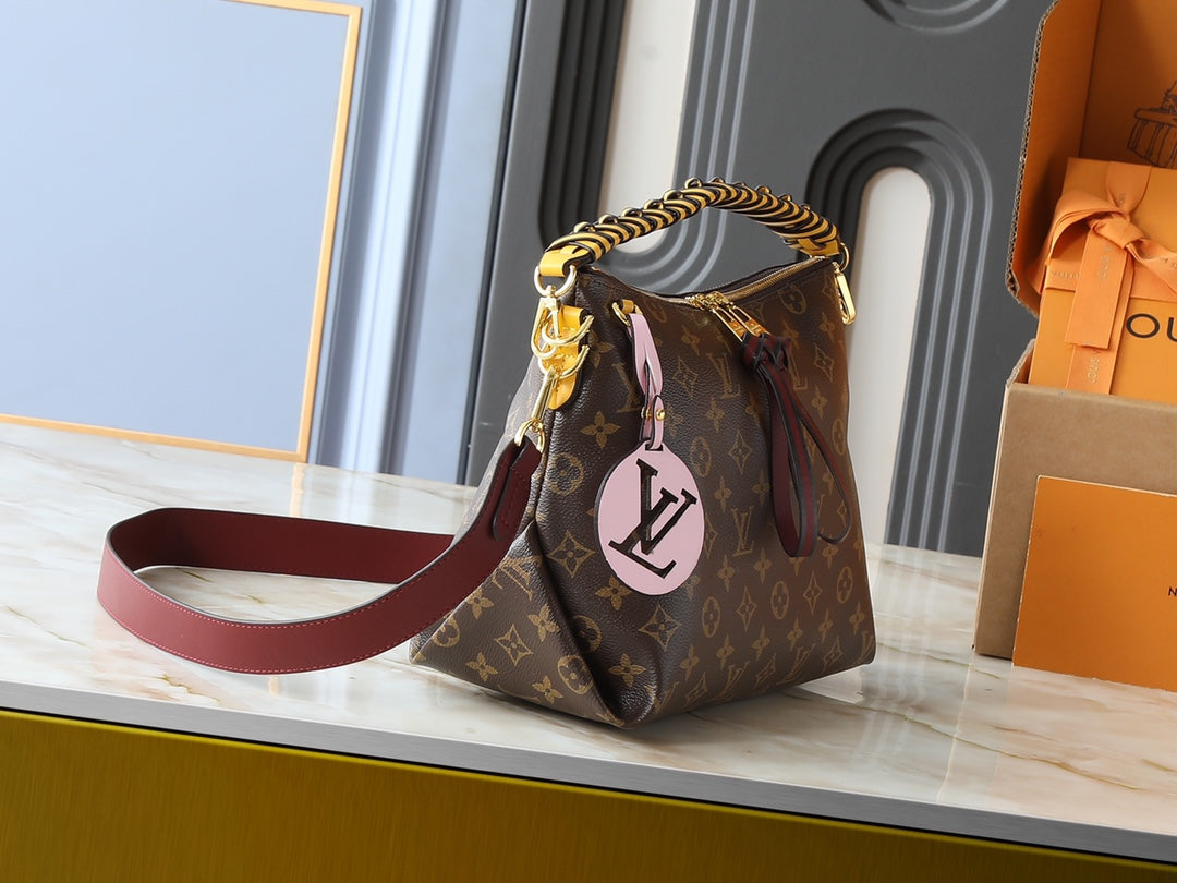 146PE79B Popular leather bag