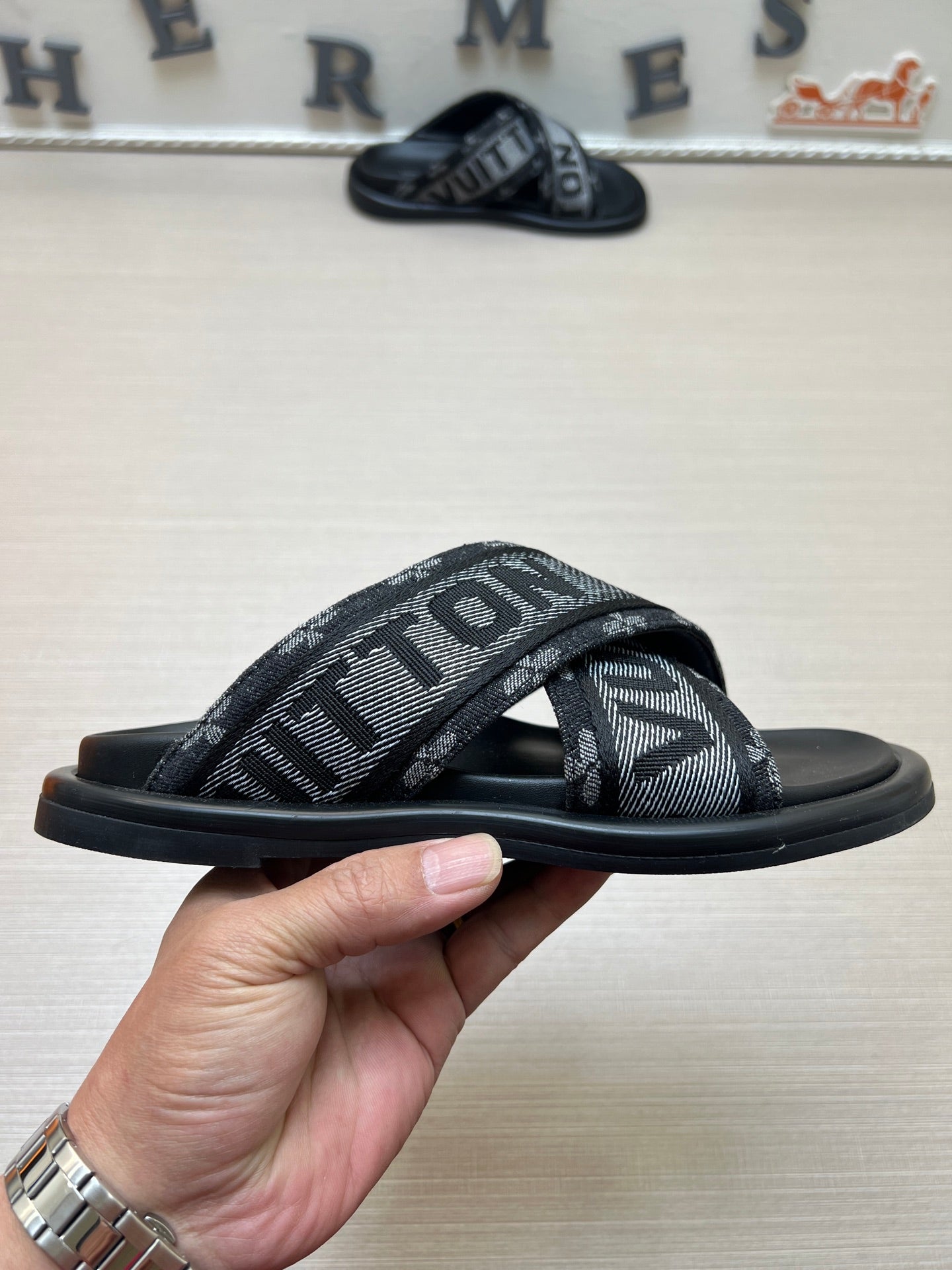535ZE273Z Popular Slippers