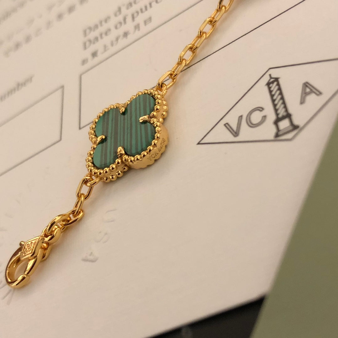 5XVA180K  Popular bracelets 5 flowers normal size1.5cm flower