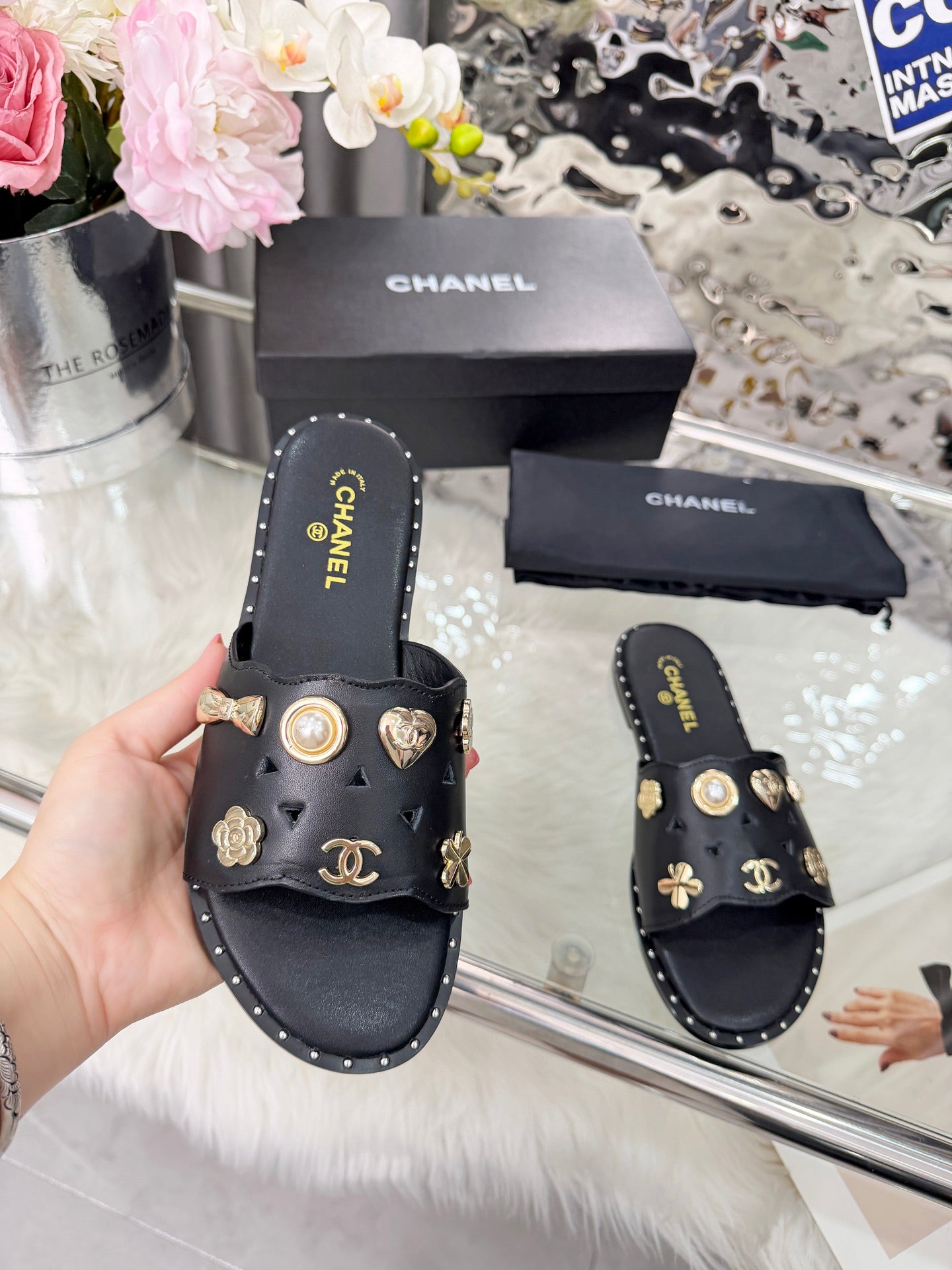 Z2X66C42  Popular high-quality leather slippers