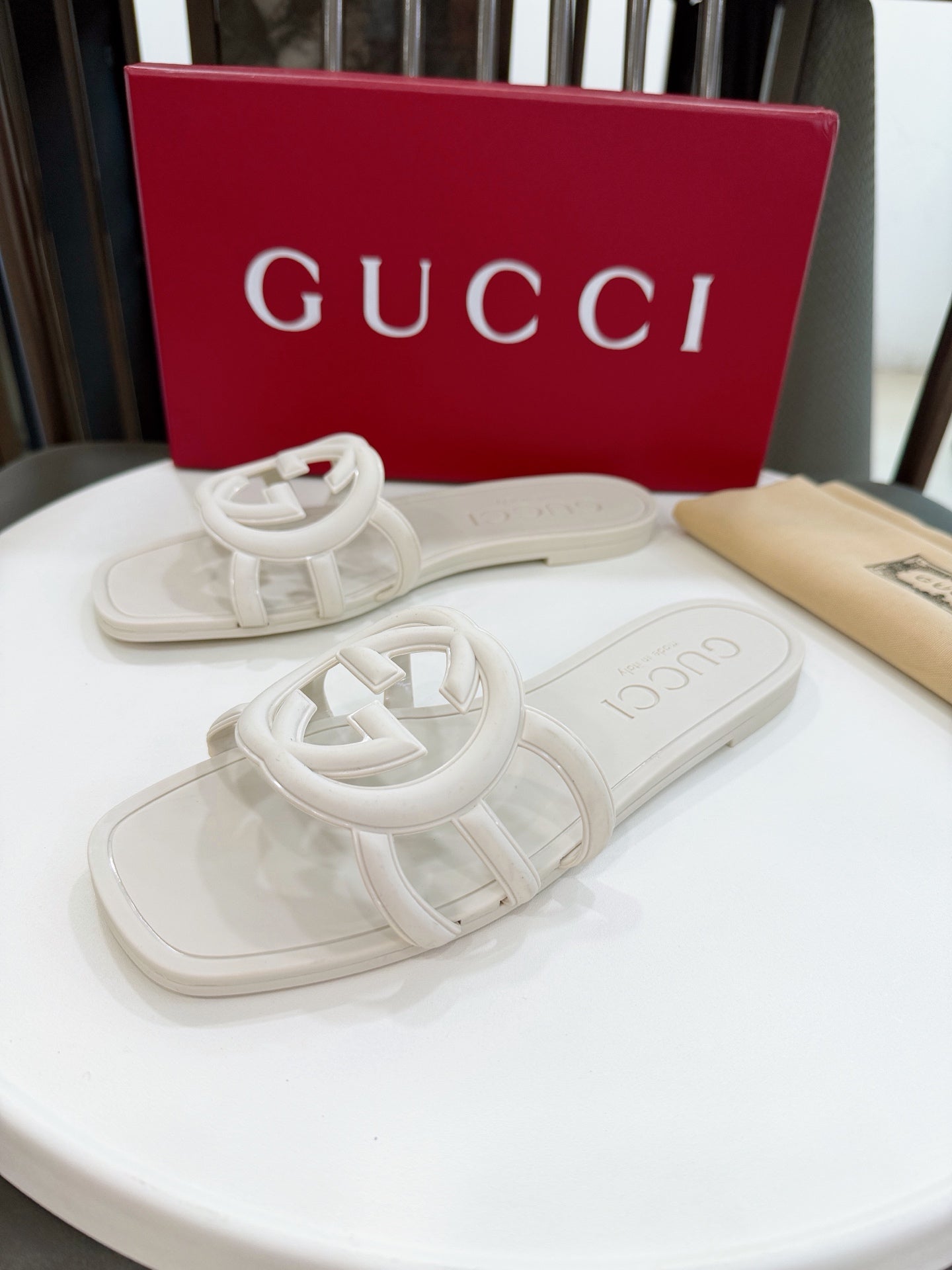 Z2X66B60  Popular high-quality slippers
