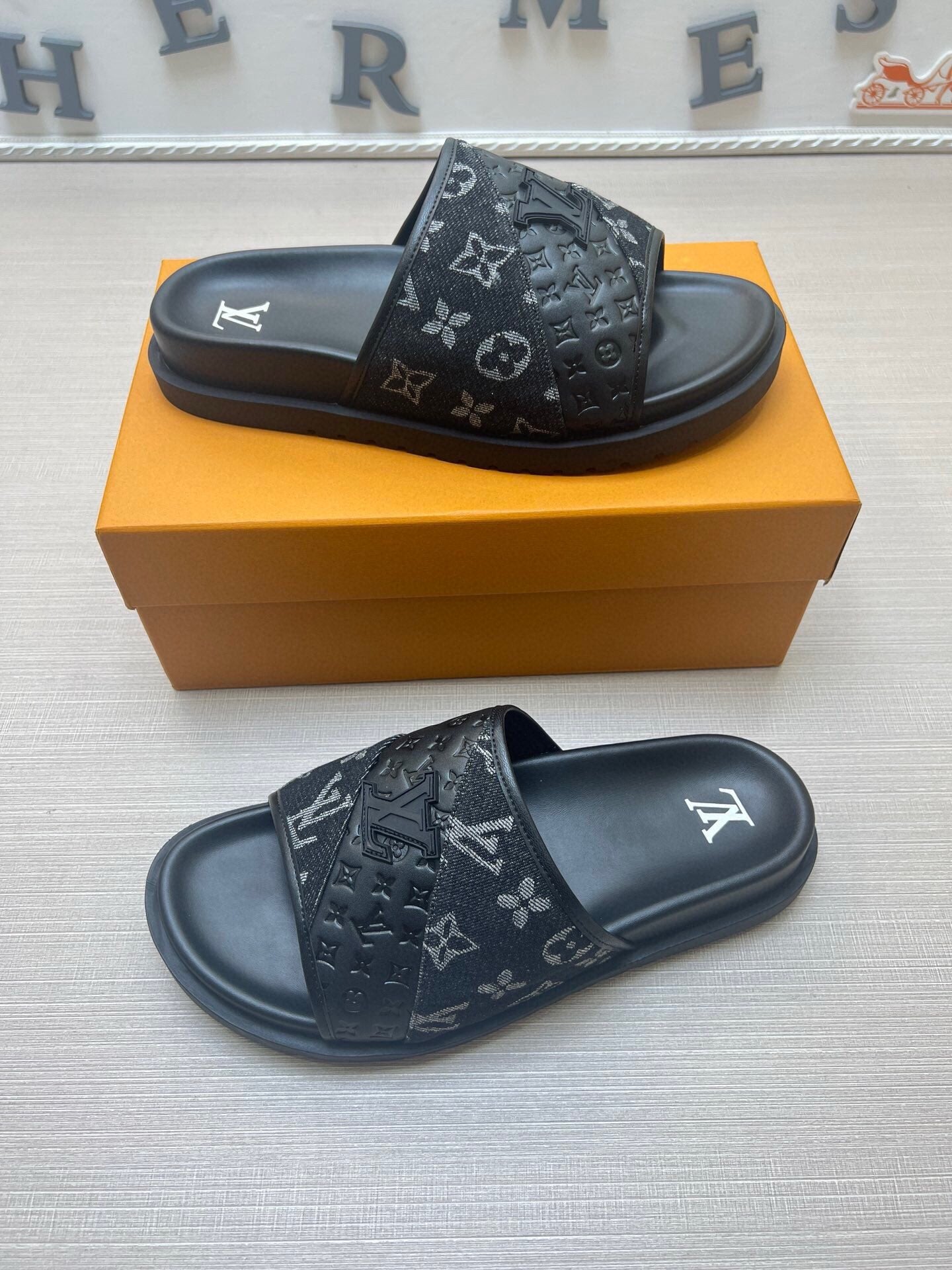 5WE249Z Popular Slippers