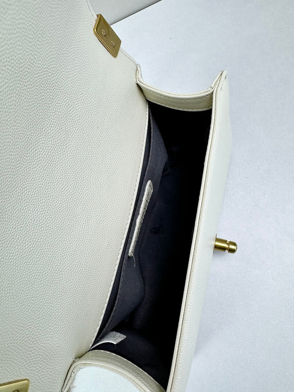 136PC17B Popular Caviar leather bag