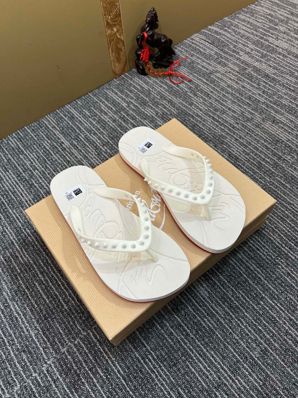 535ZA290Z Popular Slippers