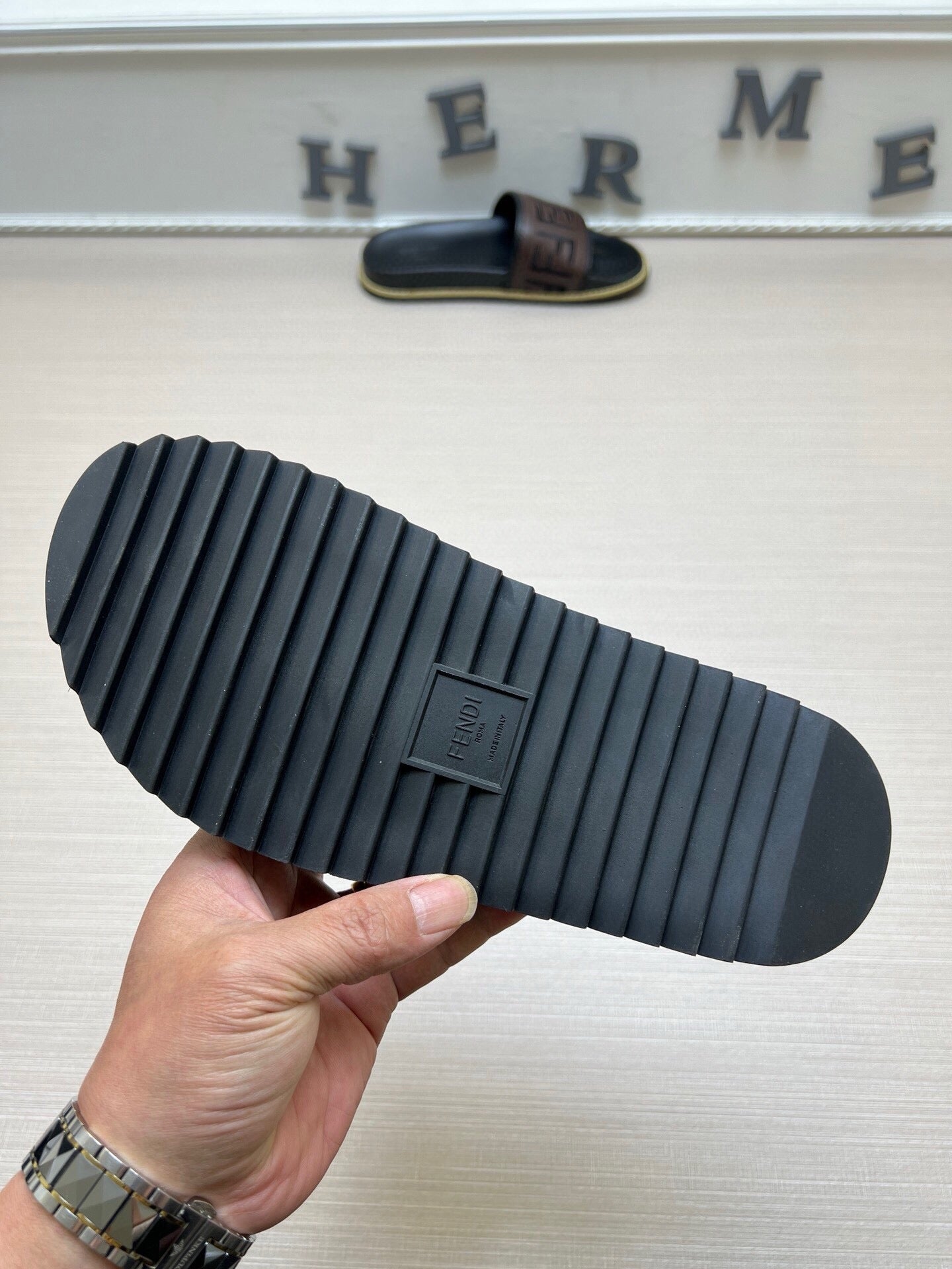 54F25Z Popular slippers