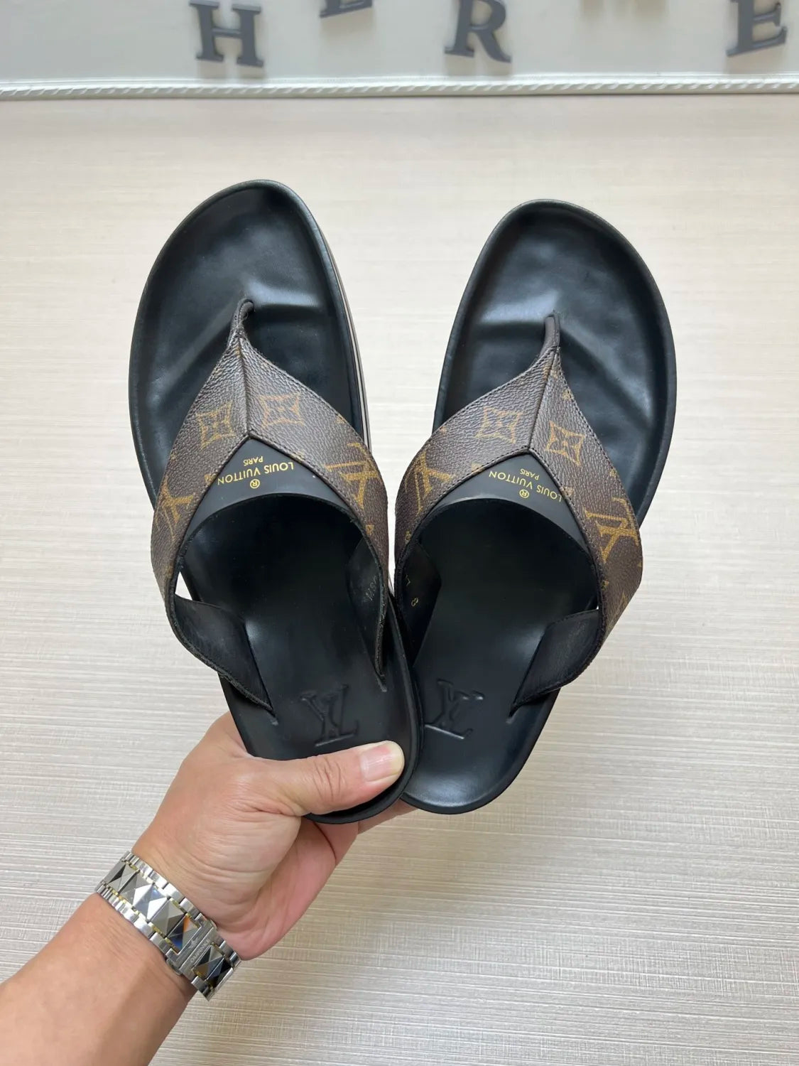 54E85Z Popular slippers