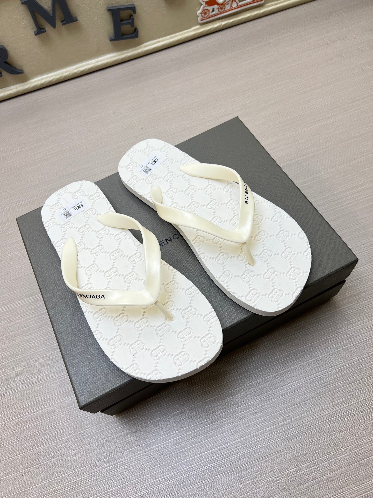 5QB16Z Popular Slippers