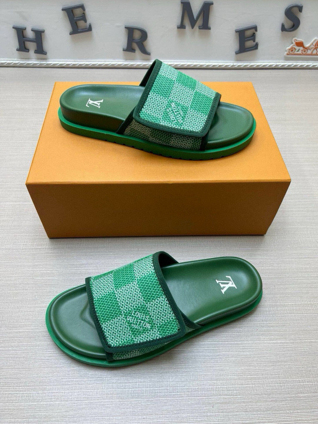 5QE3Z Popular Slippers