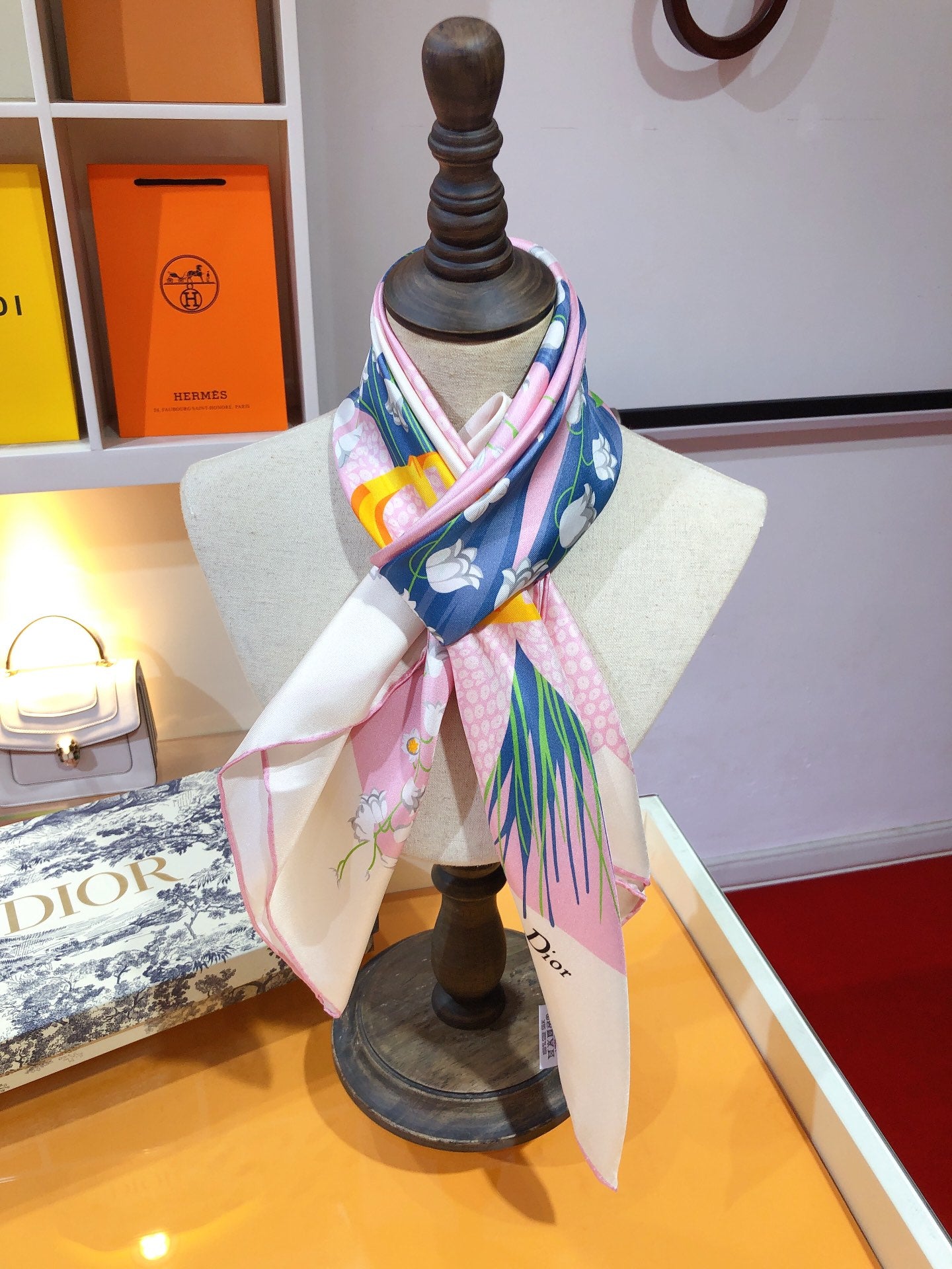 155ND7W Popular Silk Scarve