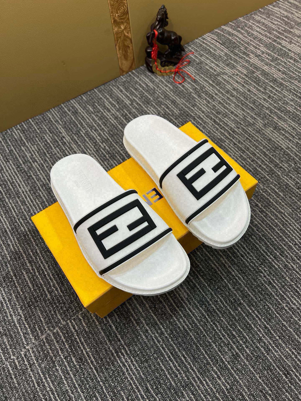 535ZF286Z Popular Slippers