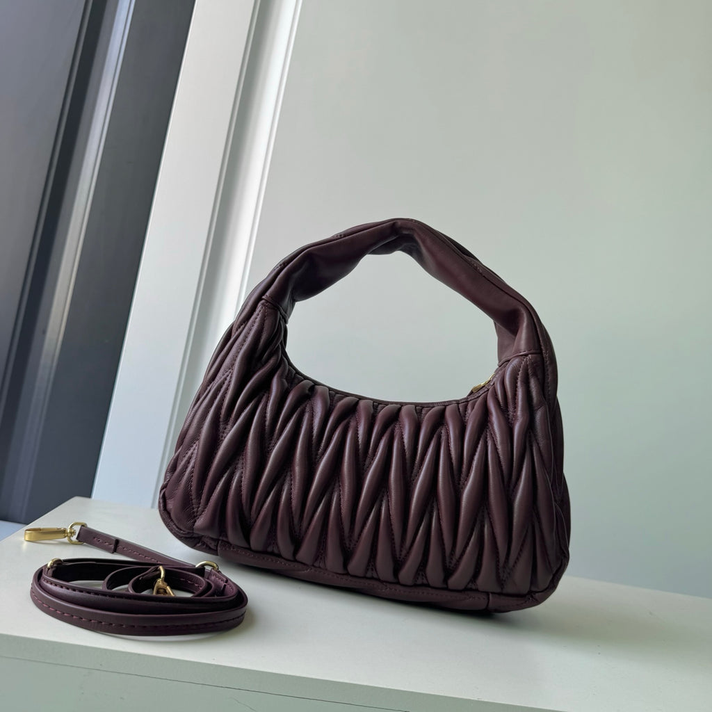 B1P46A120 Popular leather bag（29x24x10cm）