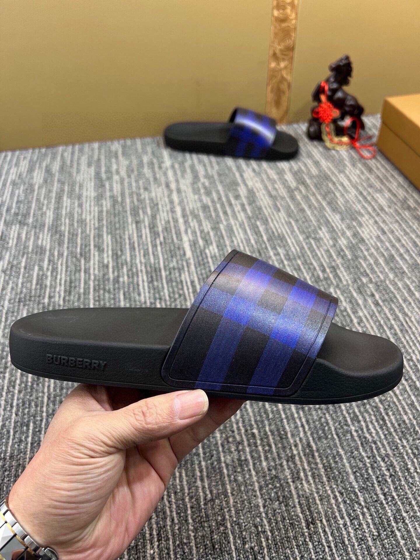 535ZR258Z Popular Slippers
