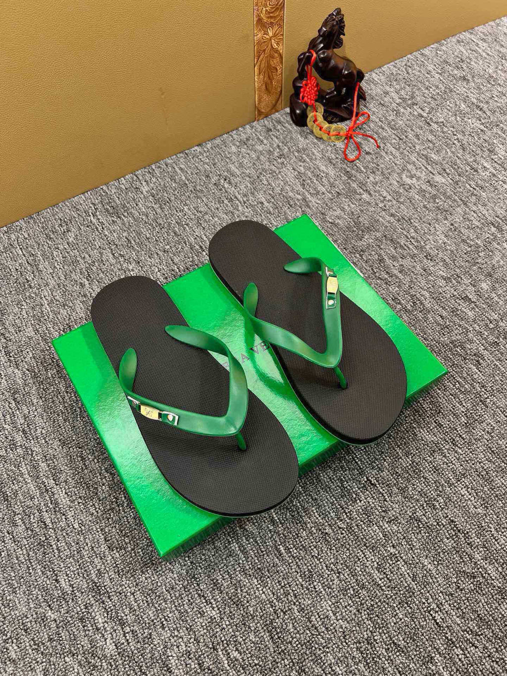 535ZA292Z Popular Slippers