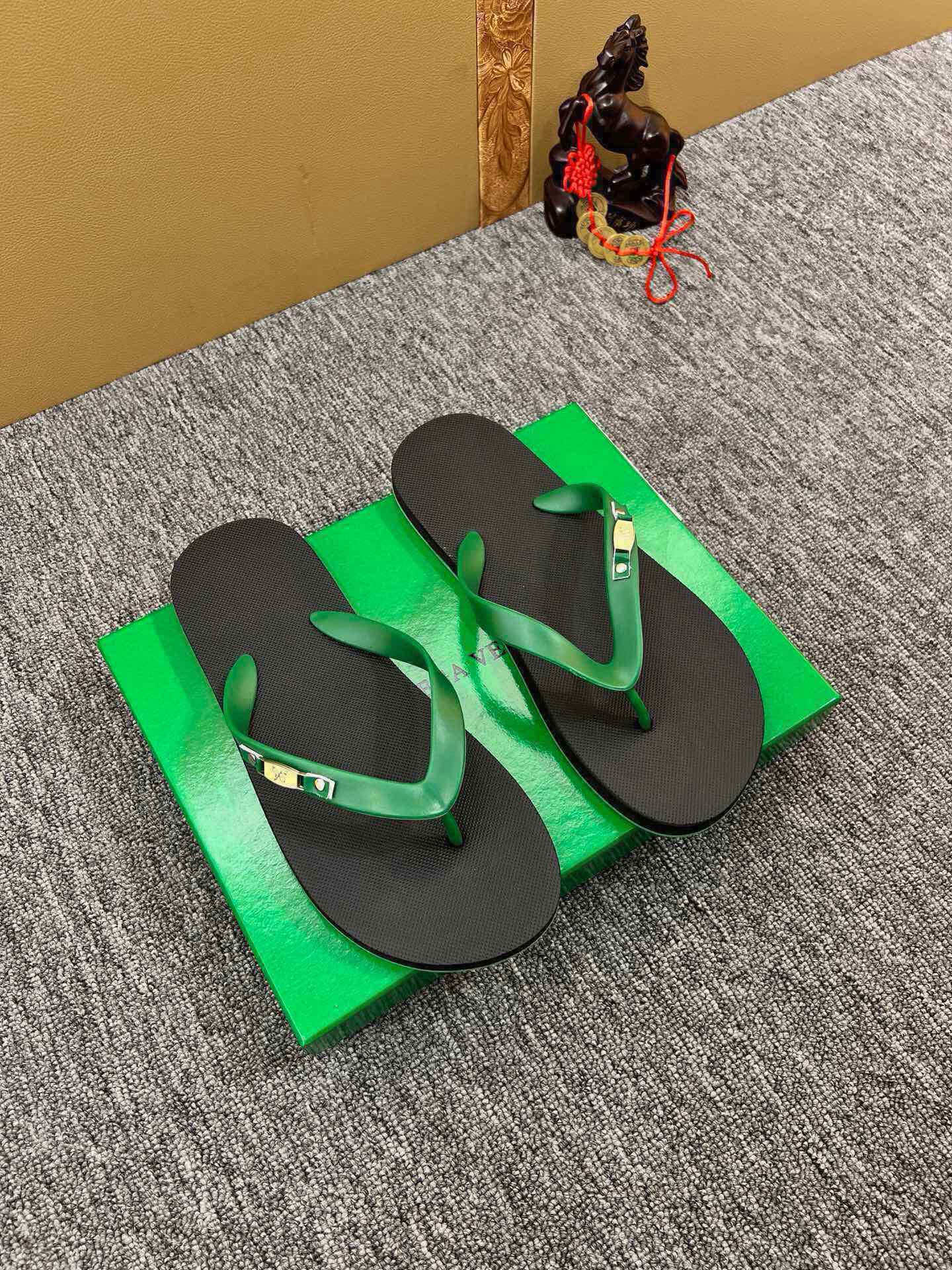 535ZA292Z Popular Slippers