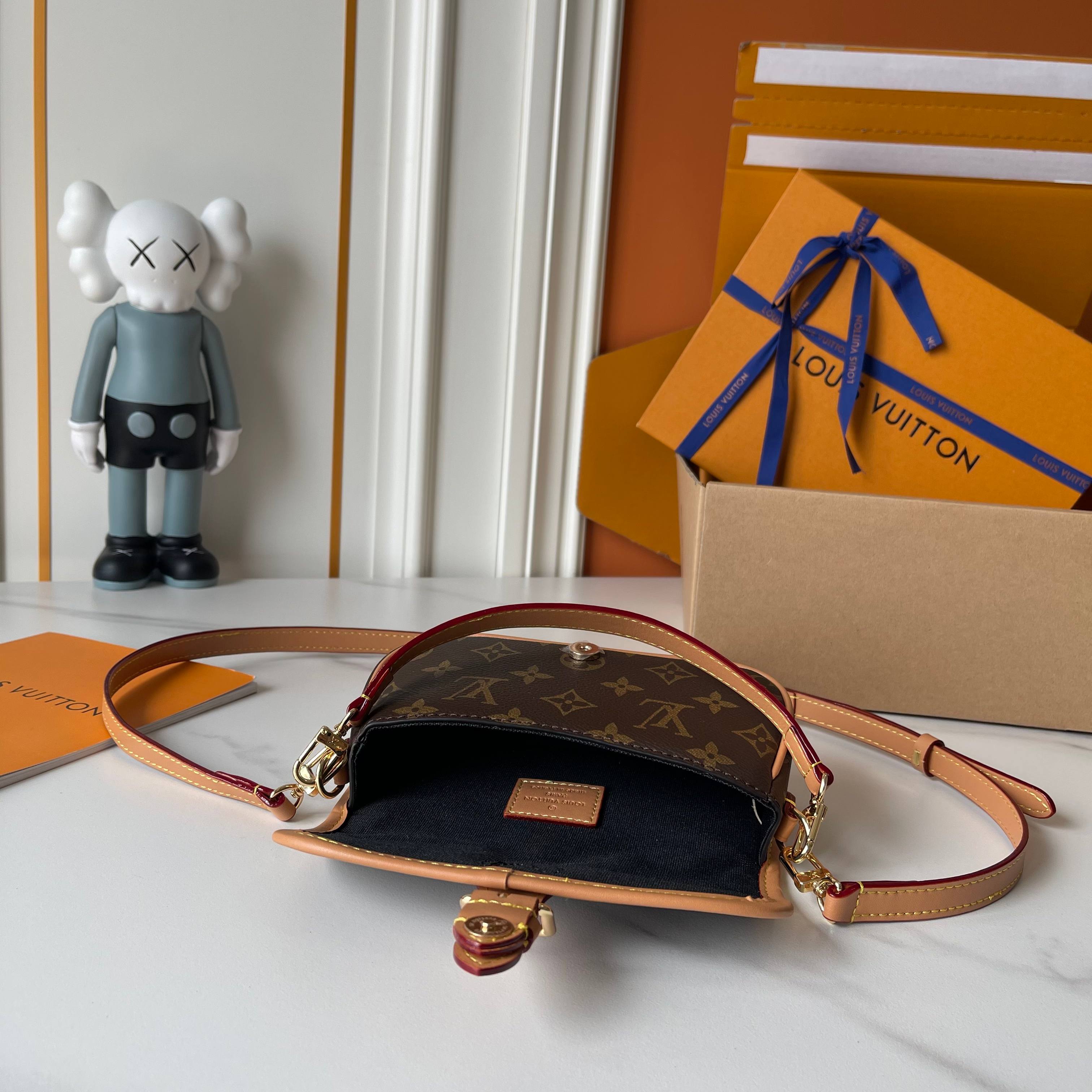 136PE37B Popular leather bag