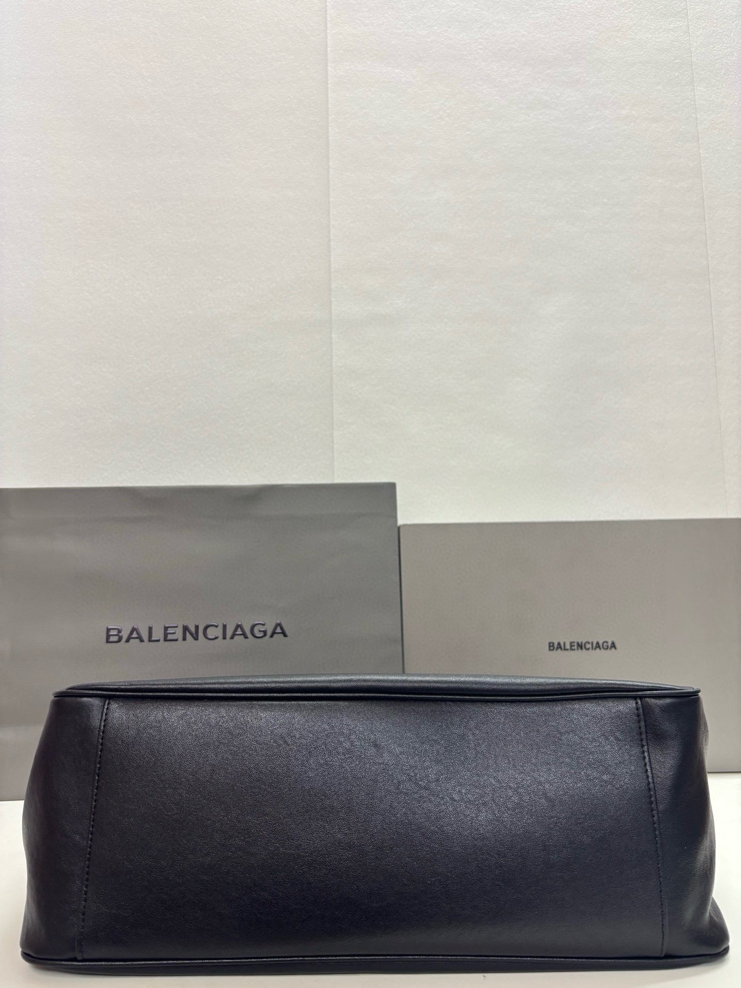 B1P46J147 Popular leather bags