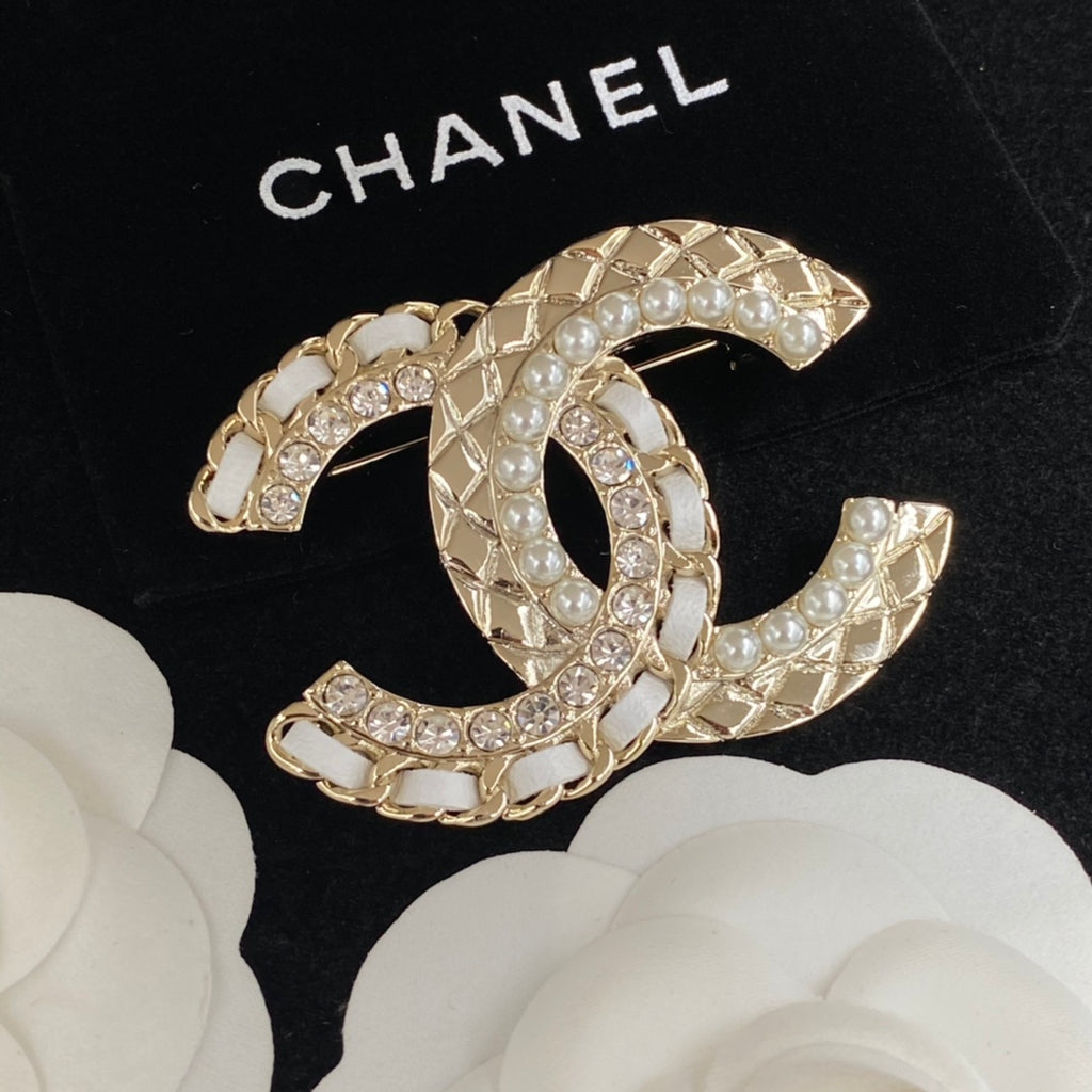136NC66X Popula  Brooch