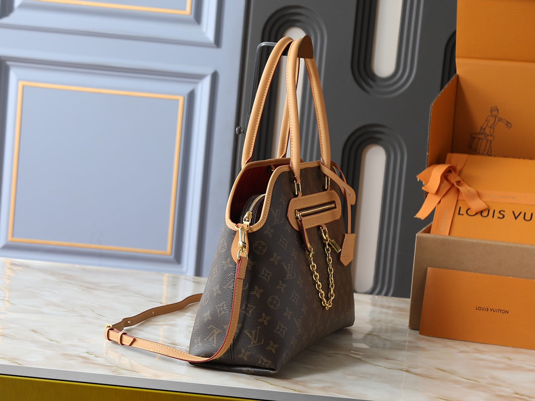 146PE107B Popular leather bag