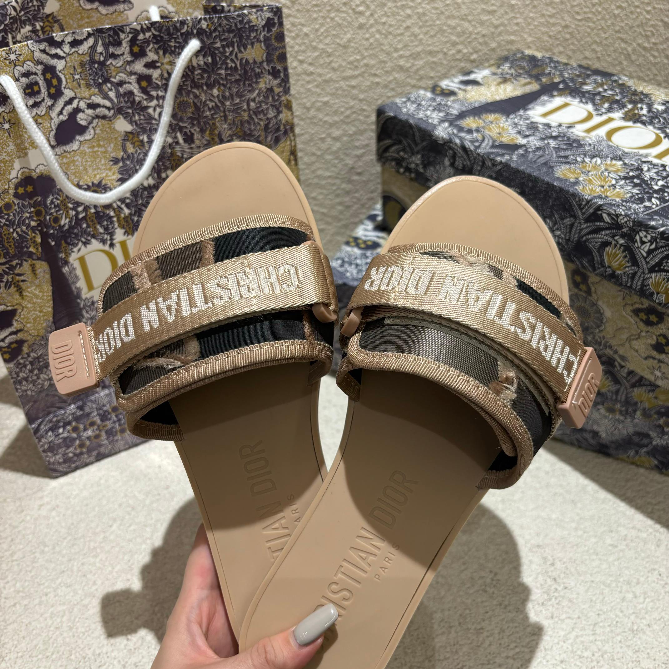 14D17Z Popular slippers