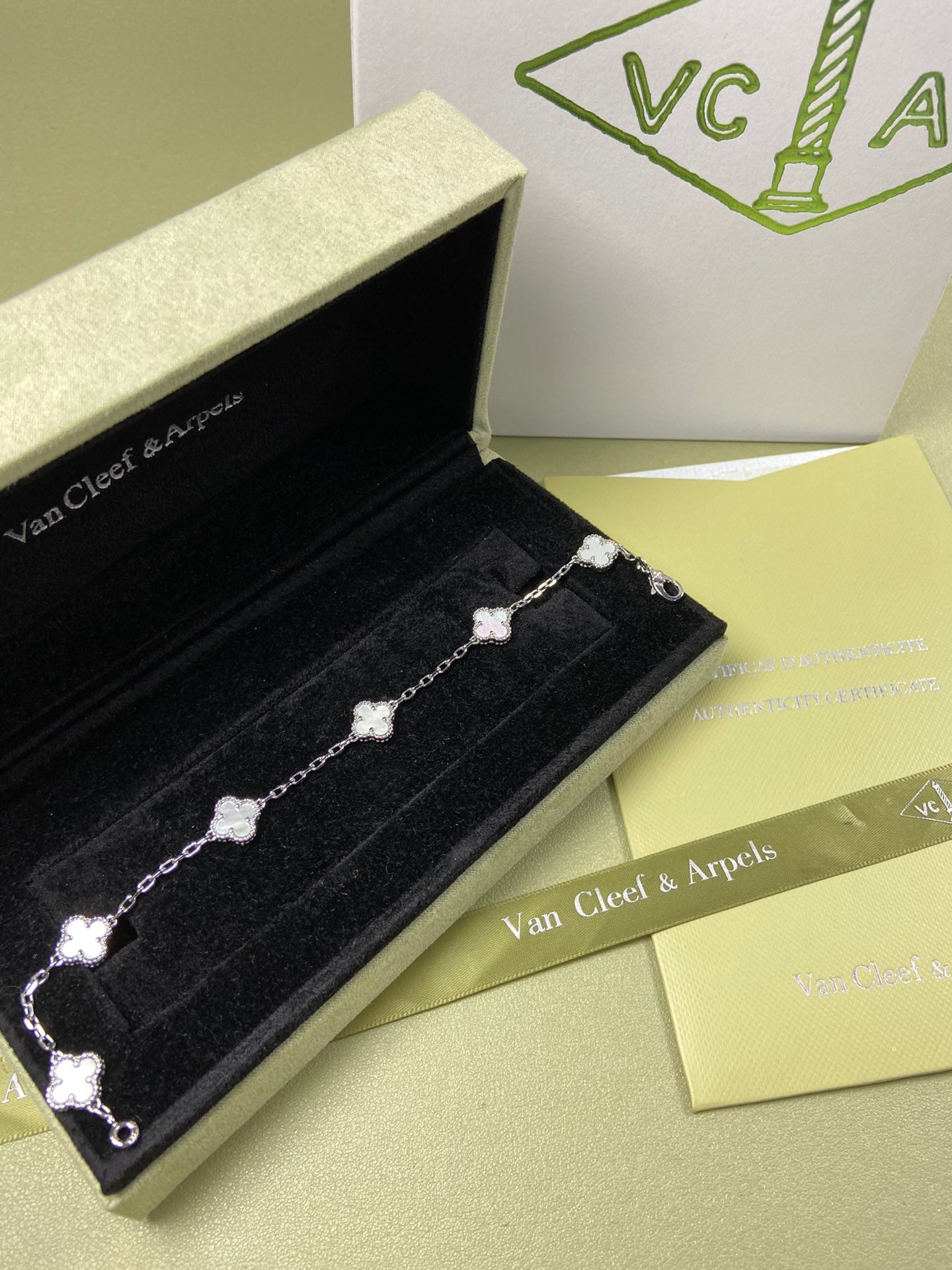 5XVA183K  Popular bracelets 6 flowers mini size 0.9cm flower
