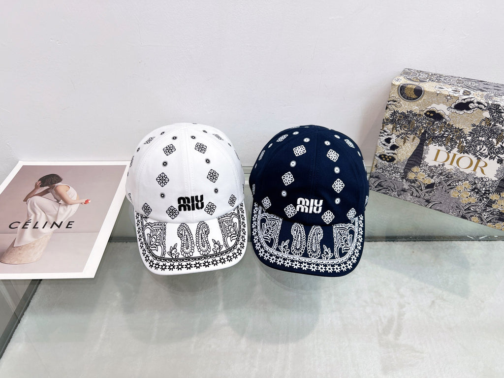 15QA82M Popular hats