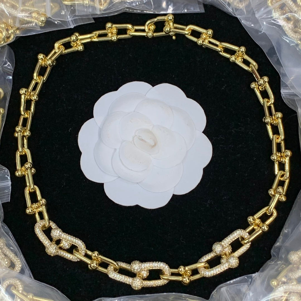 8XT32X  Popular   Earring Bracelets Necklaces