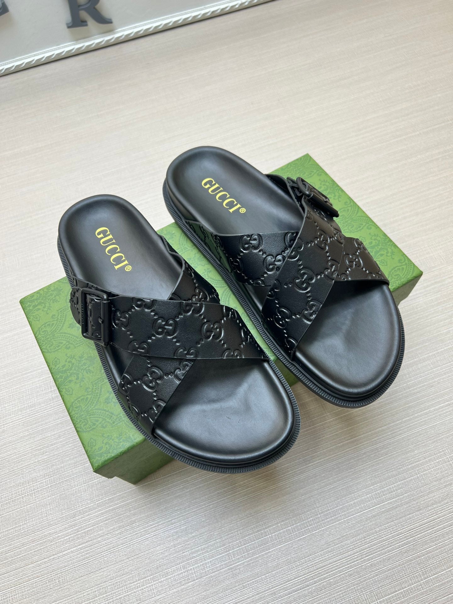 54B91Z Popular slippers