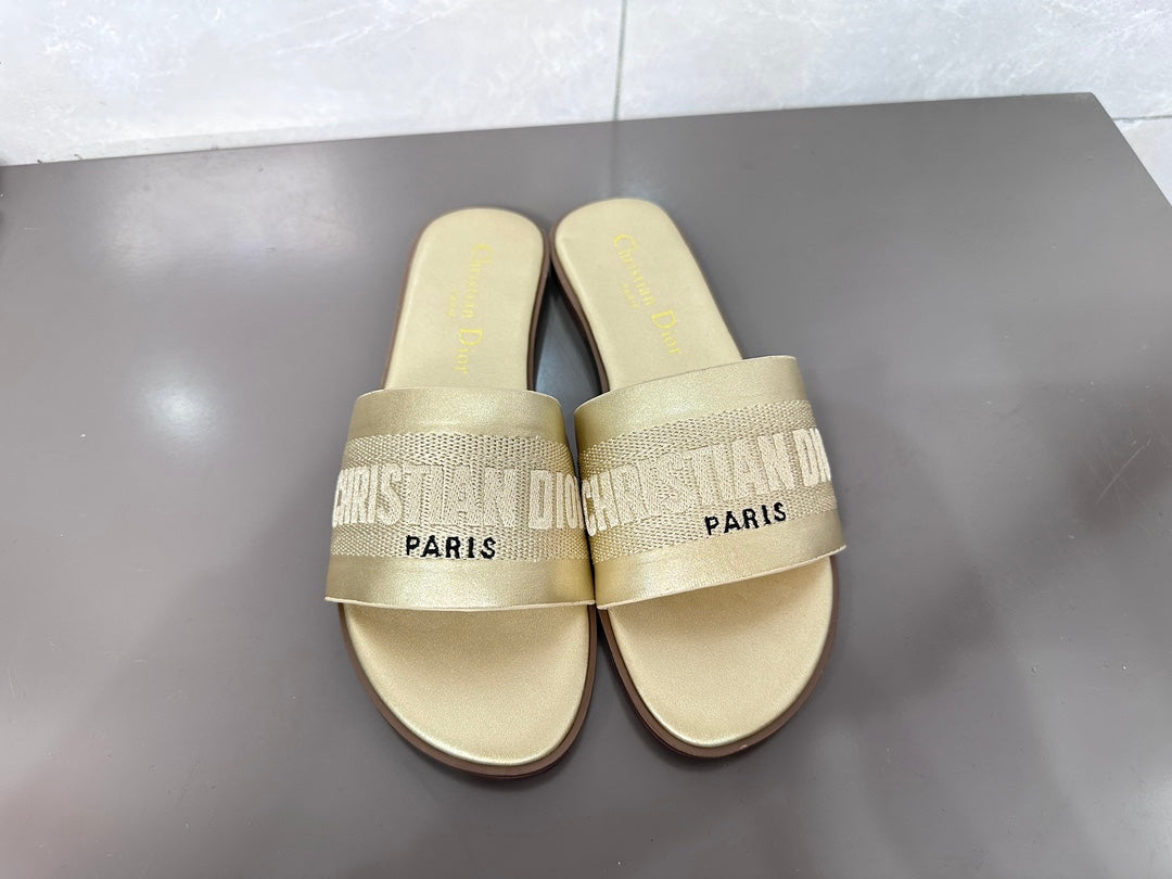14D32Z Popular slippers