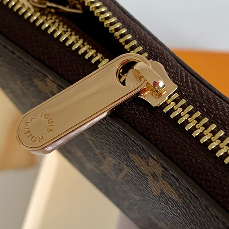 1E03B Popular leather wallets