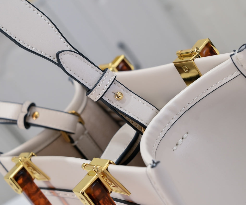 136PF101B Popular leather bag