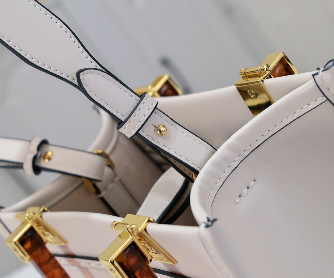 136PF101B Popular leather bag