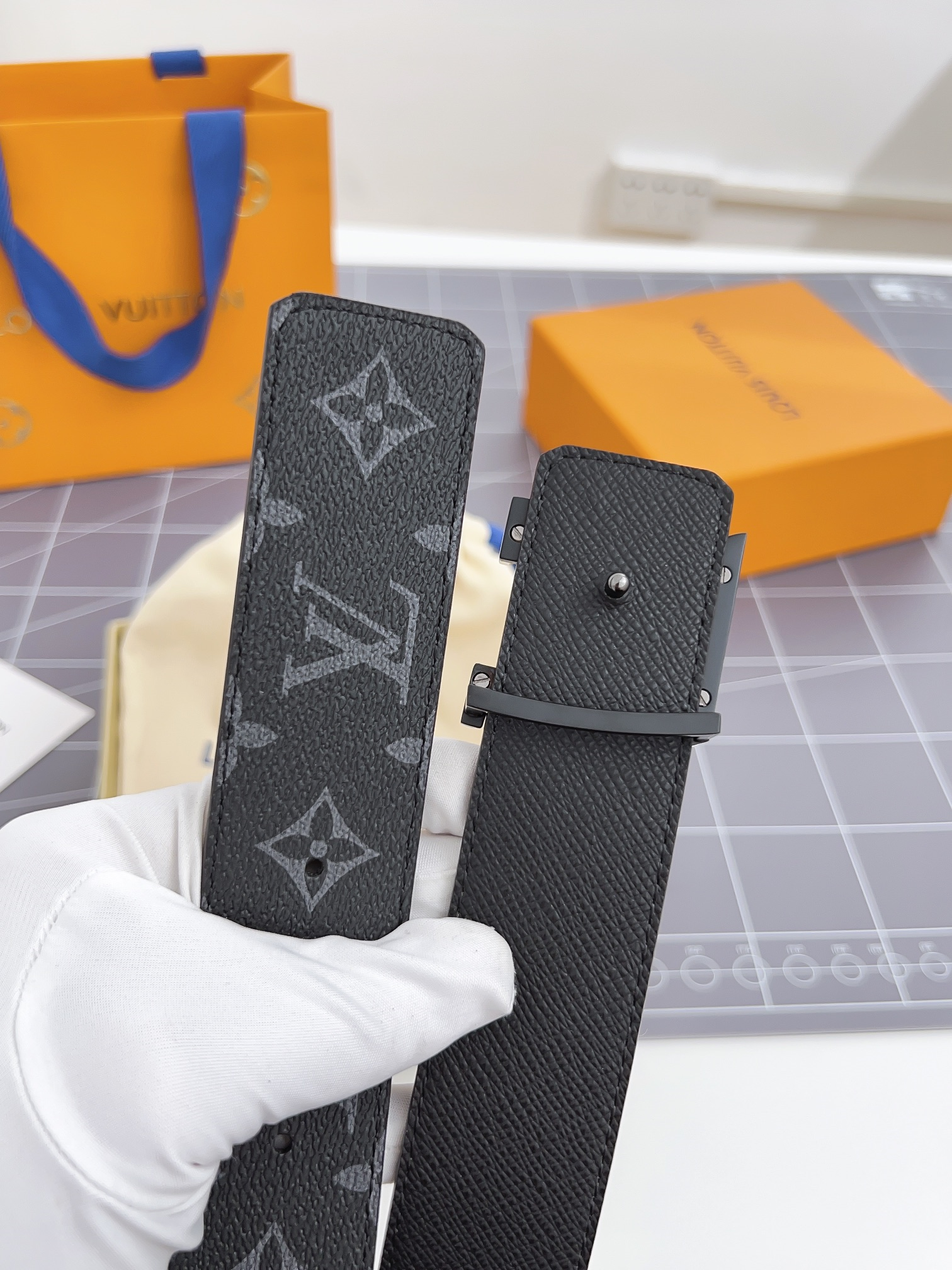 165XE1P Popular  high-quality  leather belt
