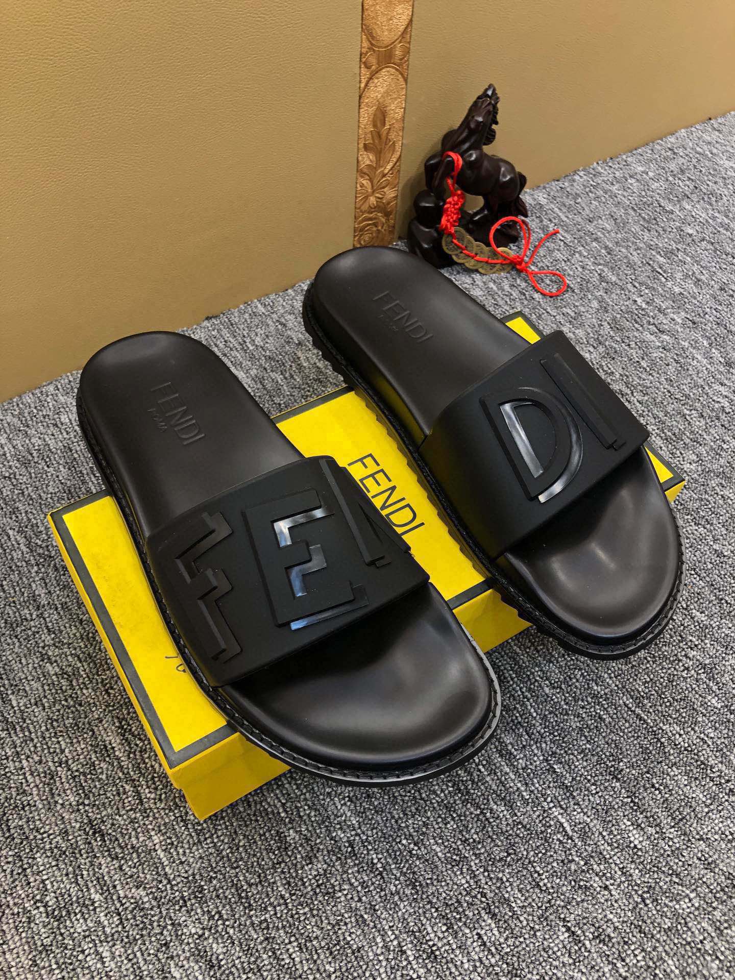 5XF108Z Popular Slippers