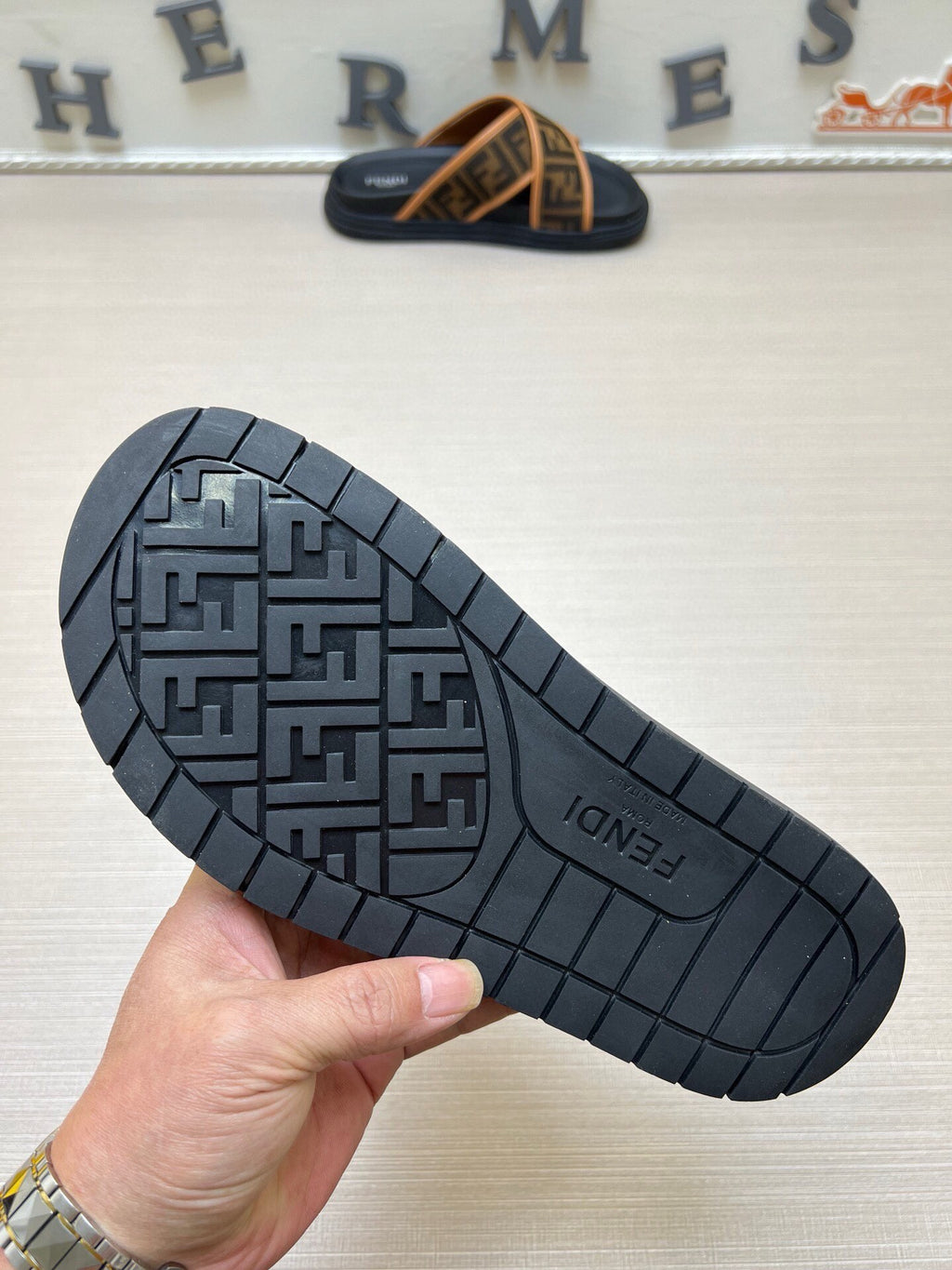 5LF224Z Popular Slippers