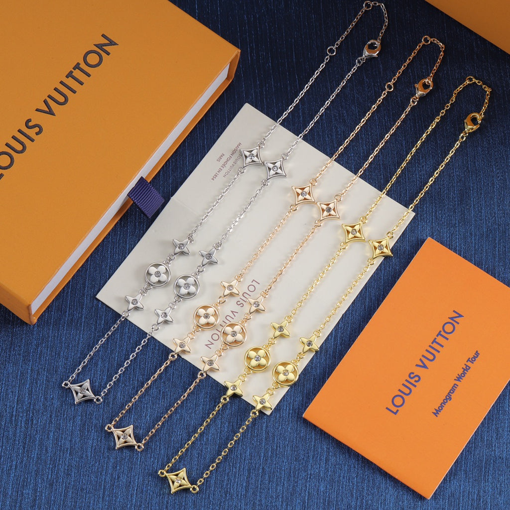 175RE31X Popular    Necklaces .