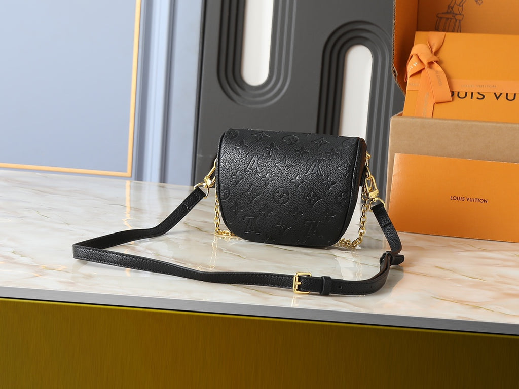 146PE71B Popular leather bag
