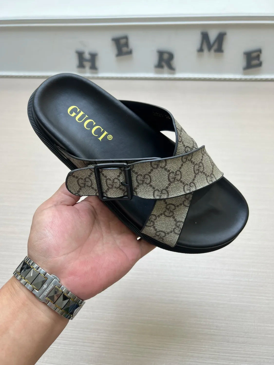 54B90Z Popular slippers