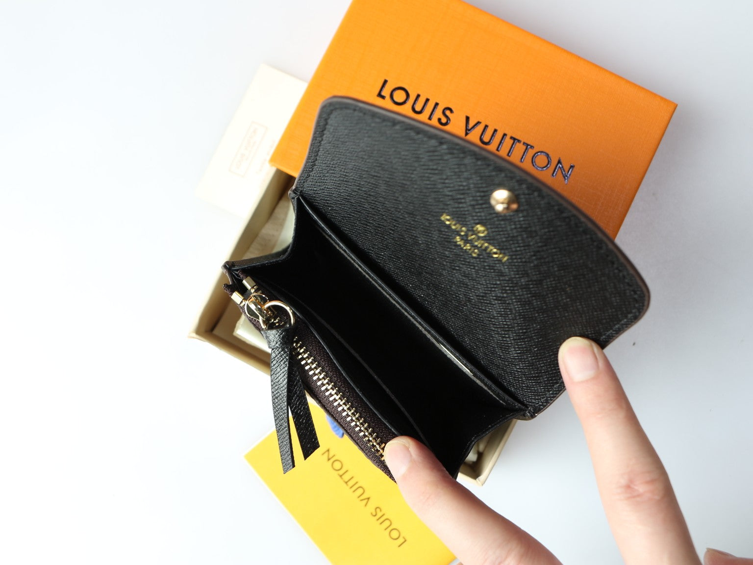 15RE124B Popular leather Wallets