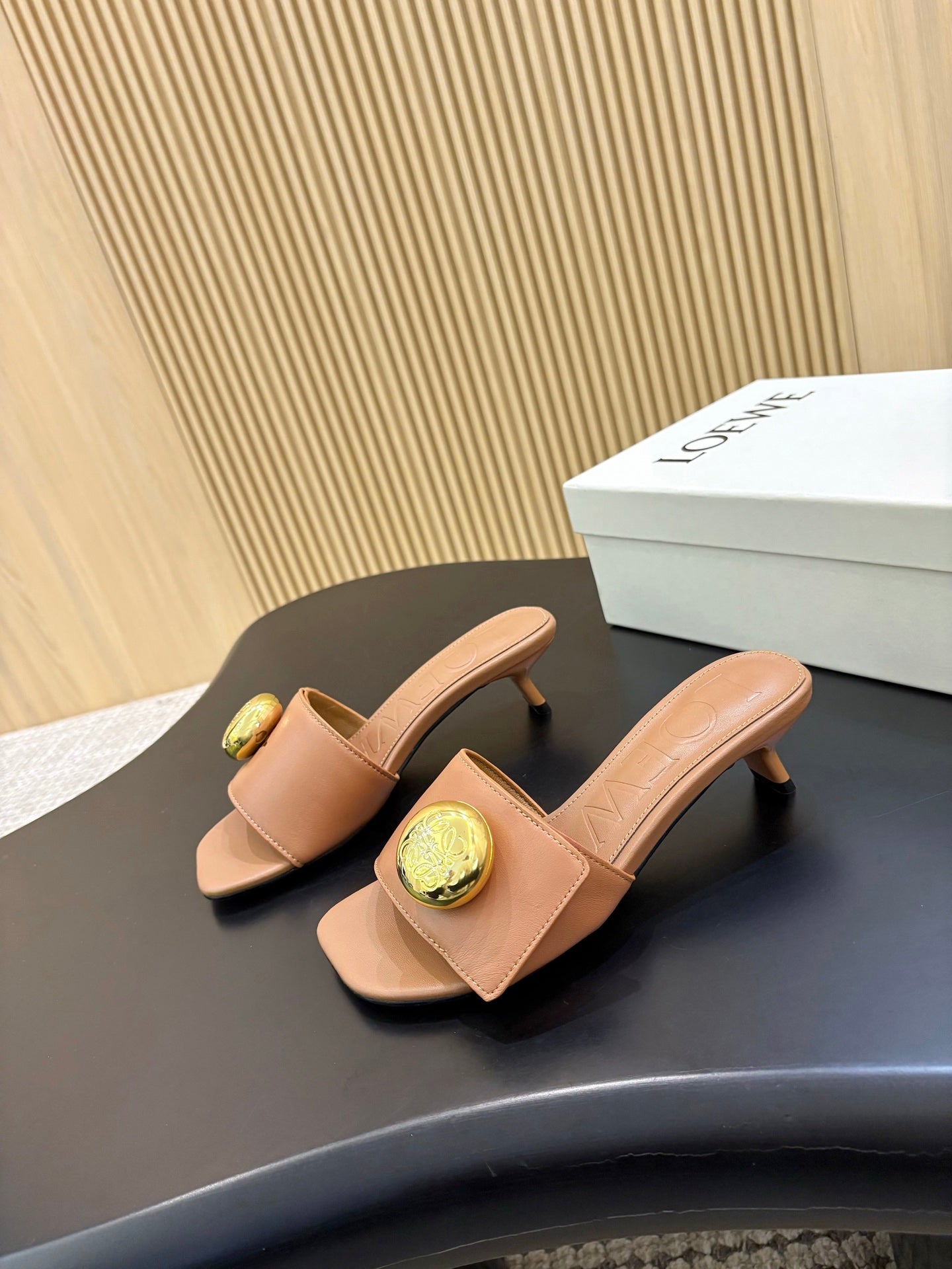 Z2X66V16 Popular high-quality leather Shoes