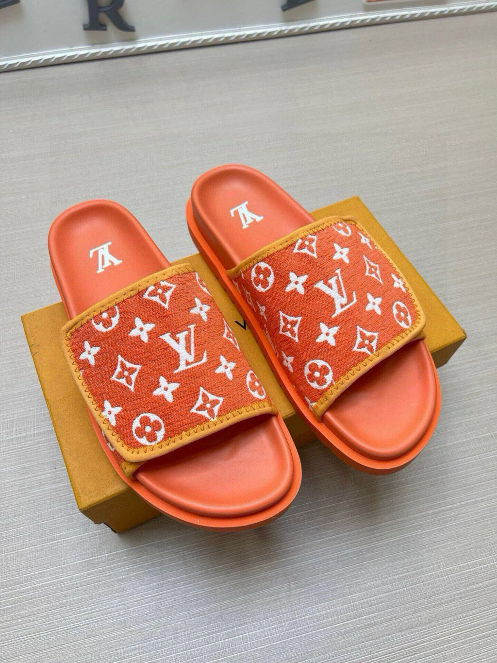 5QE4Z Popular Slippers