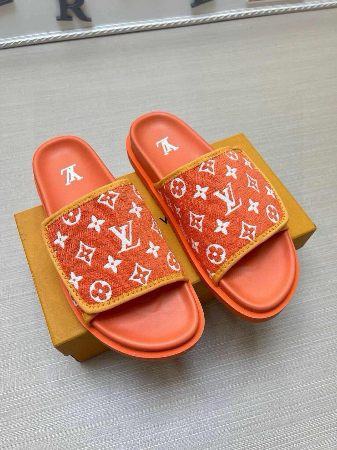 5QE4Z Popular Slippers