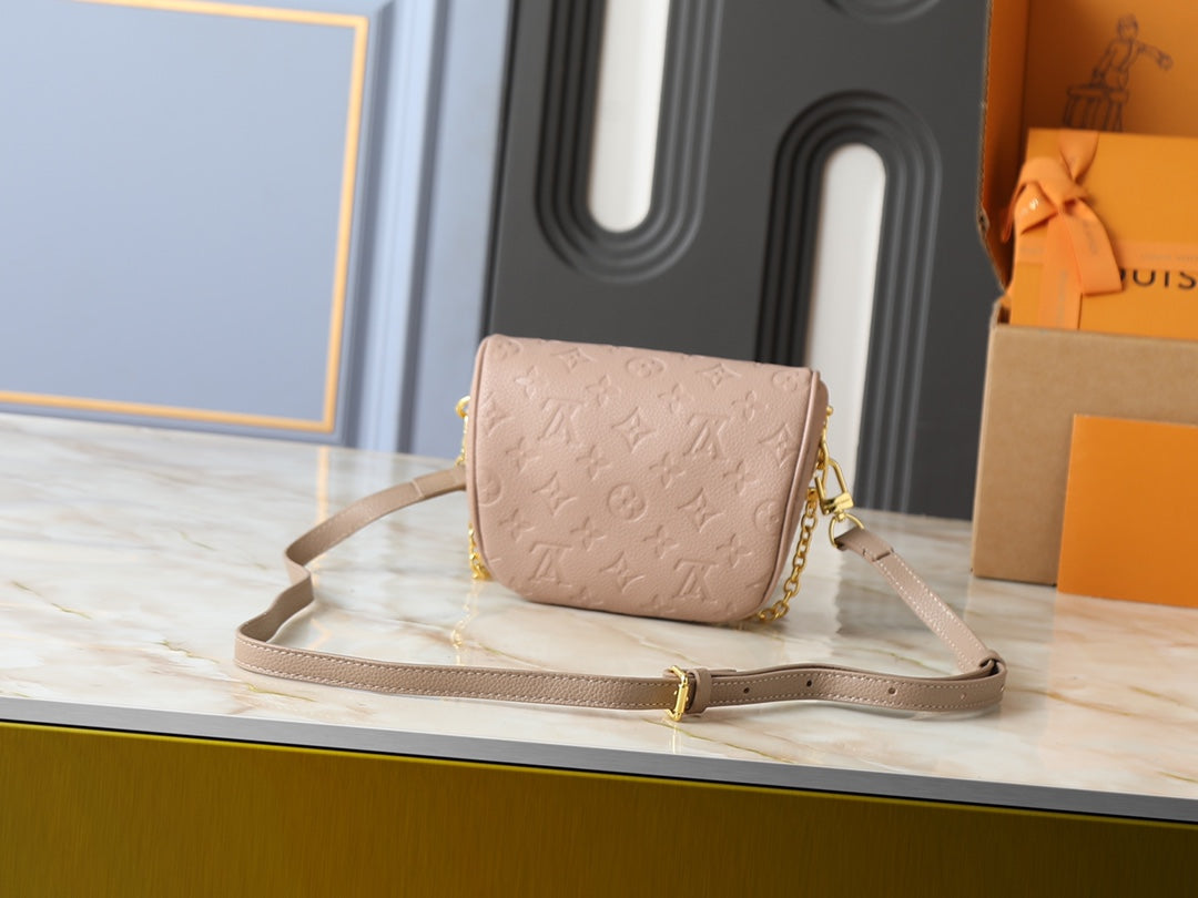 146PE72B Popular leather bag