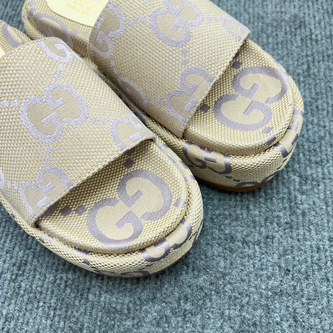 54B122Z Popular slippers  Sole thickness 5.5cm