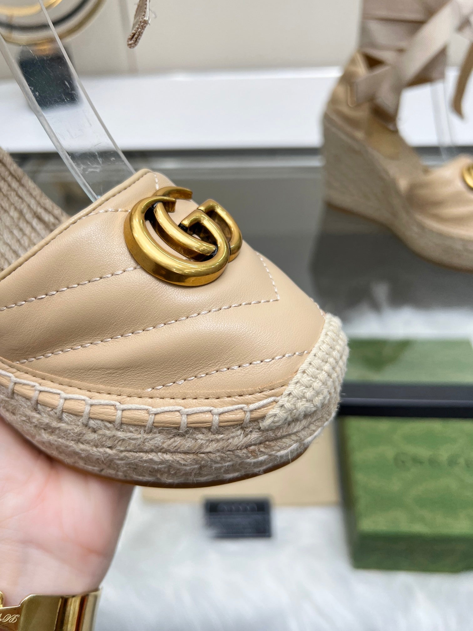 Z2X66B27 Popular leather High heels