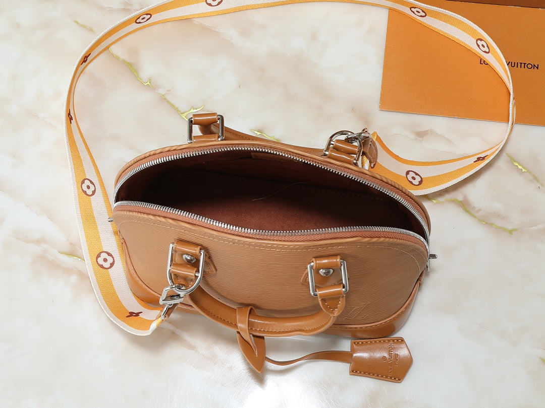 146PE102B Popular leather bag