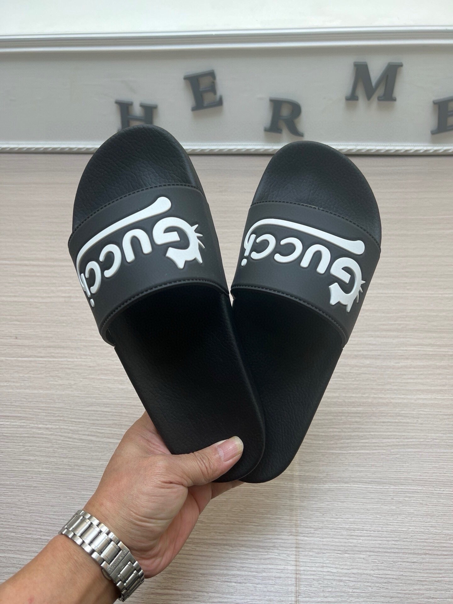 5LB220Z Popular Slippers
