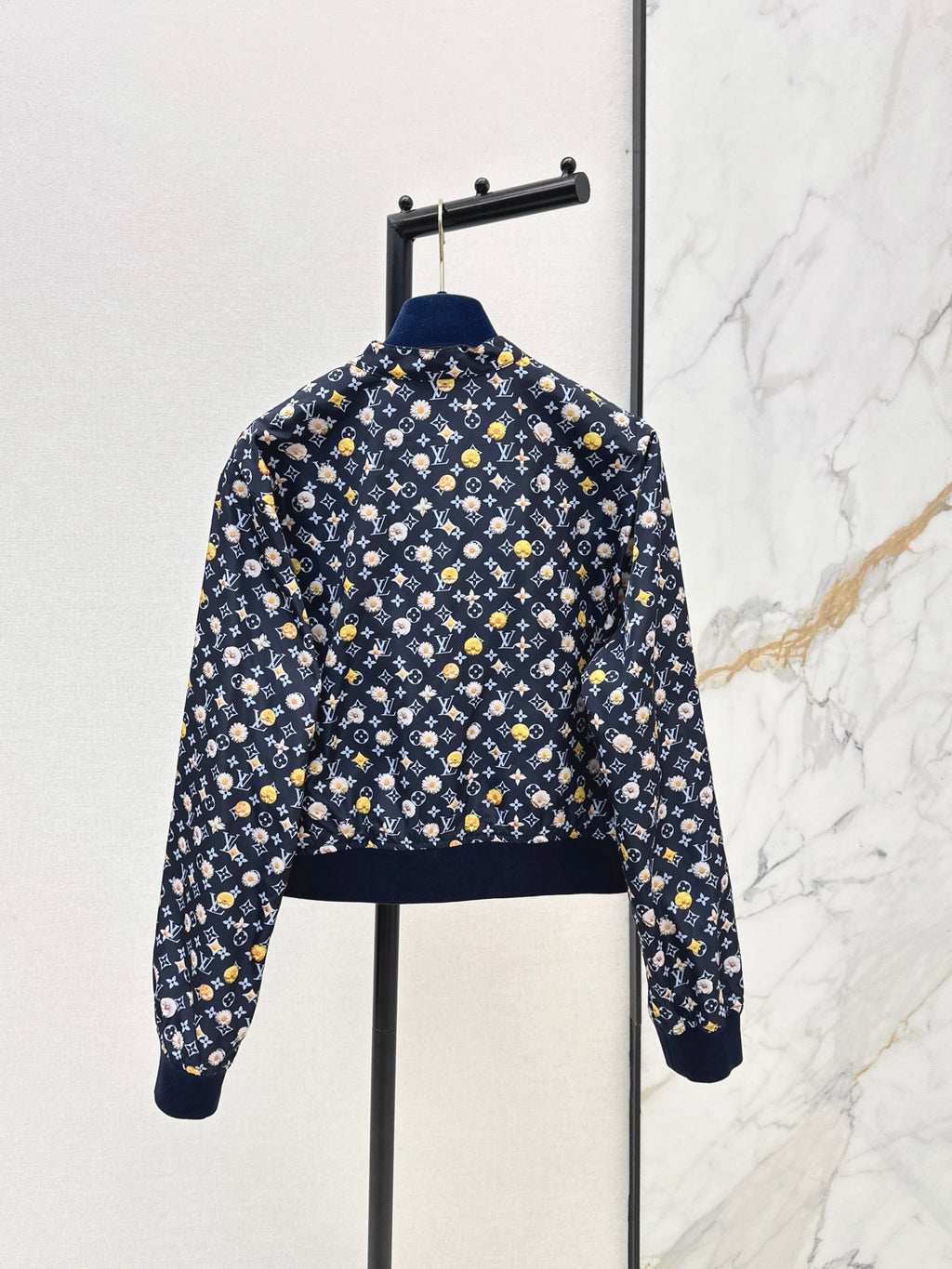 256NE100U Popular  Coats(for two-way wear.)