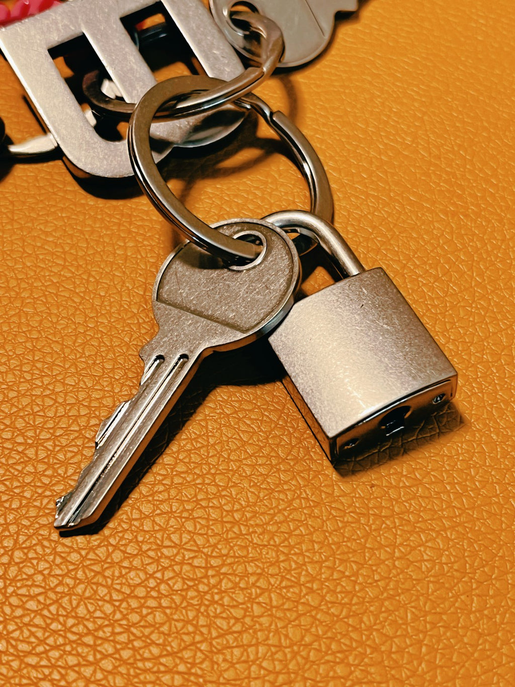 14J62A  Popular Keychains