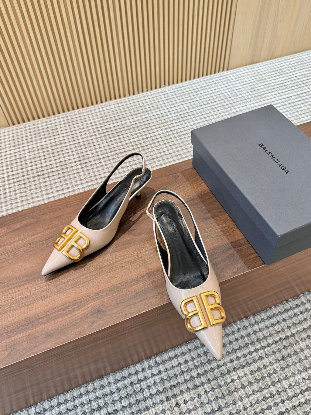 255QJ45Z Popular  leather High heels