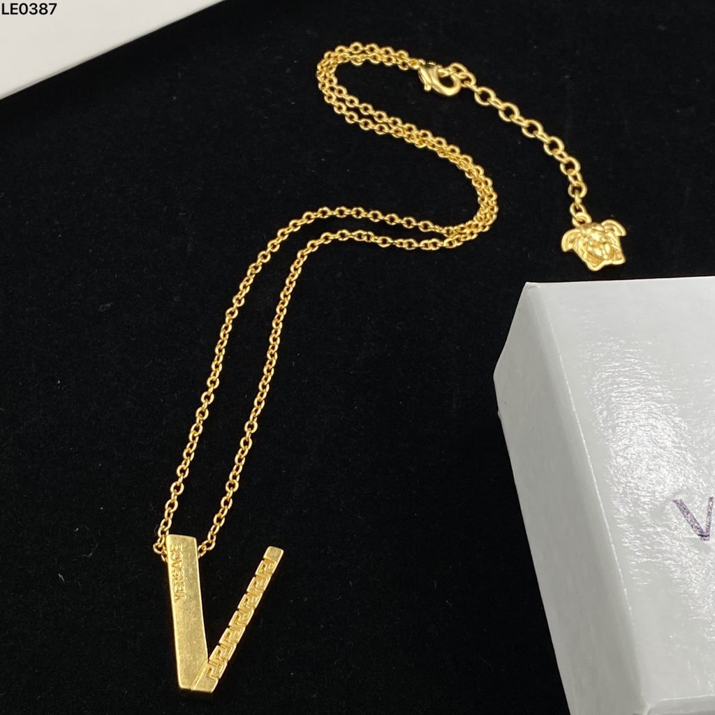 175RV54X Popular    Necklaces